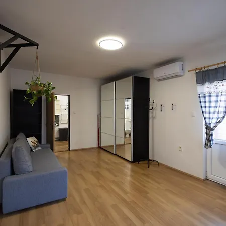 U Certovy Brazdy Apartman